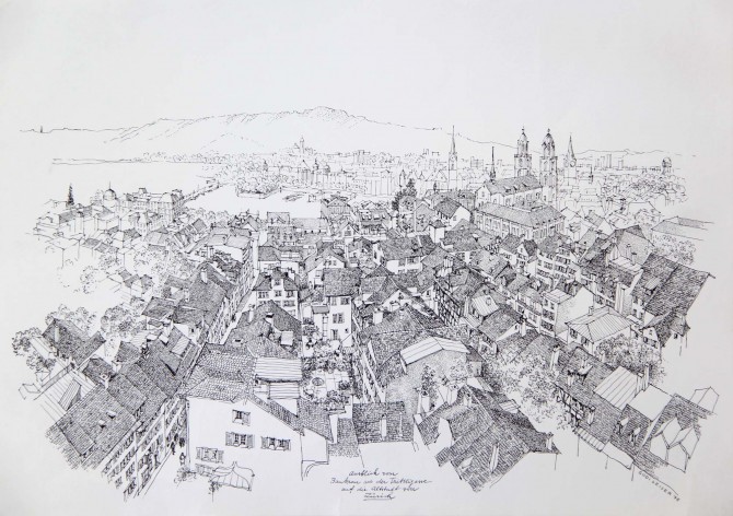 Der Künstler Godi Leiser (1920–2009) war von Beruf Grafiker VSG mit Atelier seit 1951 in Zürich, von 1975 bis 2001 in Maur. Als führender Gestalter der Automobilwerbung in der Schweiz wirkte er mit Inseraten, Prospekten und Illustrationen vor allem durch die zeichnerische Umsetzung fotografischer Vorlagen stilbildend. Daneben entstand auch Modewerbung und Reklame für Zigarren, Ovomaltine, Swissair. 1960 wünschte sich Leiser für «bevorzugte Arbeiten: Aufgaben, die mit Reisen verbunden sind». So erhielt er vom Schweizerischen Bankverein 1963 den «idealen Auftrag» (wie er 2005 im Rückblick festhielt), überall da in der Schweiz, wo eine Bankfiliale bestand oder eröffnet werden sollte, entsprechende Ortsansichten hervorzubringen, die jeweils vervielfältigt als Kundengeschenk verbreitet wurden. Diese Verpflichtung währte bis 1987. Godi Leiser zeichnete demzufolge von rund 130 Ortschaften über 300 Ansichten und Panoramen in Schwarz auf Weiss, deren dokumentarischen Wert und künstlerische Pracht er 1975 in die berühmt gewordene Formel zusammenfasste: «Ich habe mich der Städte und Dörfer angenommen, die ich zu Tuschgobelins verarbeite.» Der erfahrene ortskundige Künstler, der sich 1995 als «notorischer Federzeichner mit Spezialität Panoramen» benannte, wusste auch den oft desolaten Anblick seines Bildgegenstrands mit sicherer Hand in einen paradiesischen zu verwandeln: «Bei architektonisch total verfuhrwerkten Seldwylas muss man Trost in der Landschaft suchen, in die man den Ort bettet, je weiter hinten, desto besser.» Die Ausstellung zeigt mit Leiser-Artefakten von 1956 bis 1995 hauptsächlich seine akribischen topografischen Abbildungen, die aus dem 20. Jahrhundert zu den bedeutendsten dieser Art zu zählen sind. Werke von Godi Leiser werden in der Herrliberger-Sammlung Museen Maur, im Stadtarchiv Zürich und im Museum Autobau Erlebniswelt in Romanshorn aufbewahrt. Ausstellung in der Burg Maur bis 18. Dezember 2021.